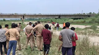 छात्रा की हत्या कर फेंका गया शव।