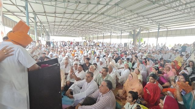 पंचायतों में बंद होगा हुक्का, सोशल मीडिया पर अश्लीलता फैलाने वाले समाज से होंगे बेदखल... रोहतक महापंचायत का फरमान जारी
