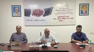यूपी रेरा में पत्रकार वार्ता के दौरान चेयरमैन संजय भूसचेड्डी। जागरण