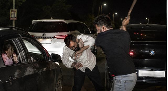 पंचकूला में सरेराह गुंडागर्दी, बच्ची के सामने पिता पर हमला; फाॅर्च्यूनर और BMW में सवार थे हमलावर
