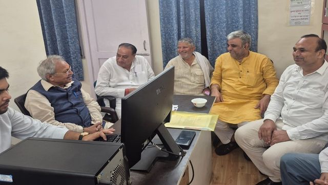 मेरठ-हस्तिनापुर-बिजनौर रेलवे लाइन हो तो बने बात... कम खर्चे में होगा बड़ा फायदा, मोर्चा पदाधिकारियों ने उठाई मांग
