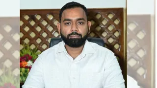 जिलाधिकारी ने सीमा क्षेत्र का निरीक्षण करने के बाद सभी संबंधित अधिकारियों को दिए जरूरी निर्देश