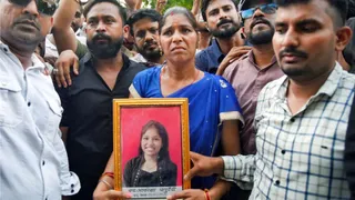 सुसाइड करने वाली नीट छात्रा की मां ने की दोषियों को फांसी की सजा देने की मांग।