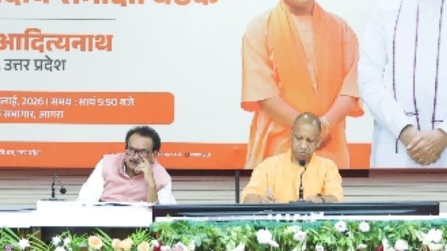 वृंदावन में भीड़ प्रबंधन को सीएम योगी का बड़ा फैसला, रोपवे और अतिरिक्त पुलिस बल की तैनाती

