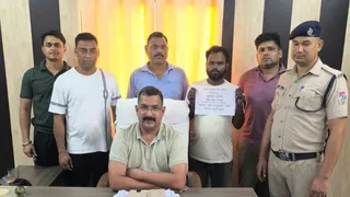 आरोपित की जानकारी के दौरान टीम।