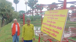 अपने फिश फार्म में देवशरण। जागरण