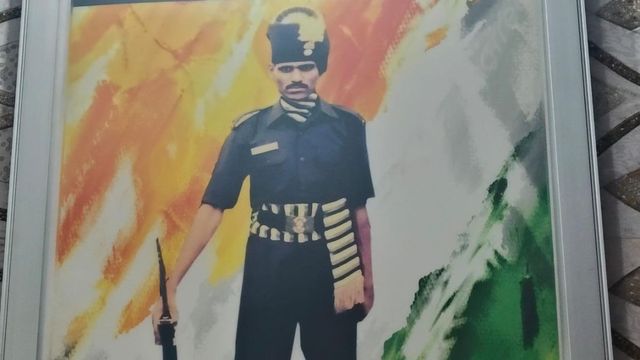देश सेवा की अनूठी मिसाल है कारगिल बलिदानी हसन अली का परिवार, बेटे के बाद बेटी भी पहनेगी सेना की वर्दी!
