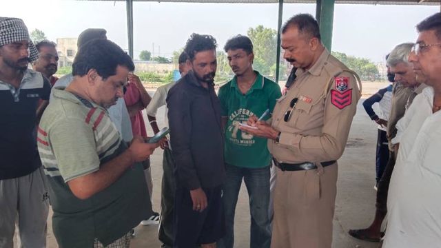 फाजिल्का की किन्नू मंडी में लाइट चोरी करते गिरा युवक, मौके पर दर्दनाक मौत

