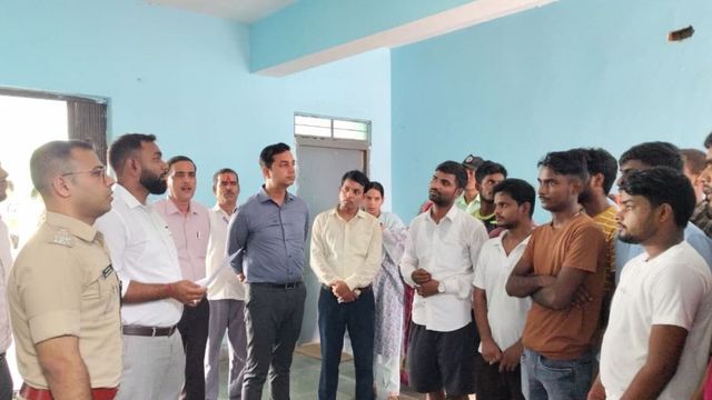 मोतिहारी डीएम ने दिए UPSC क्रैक करने के टिप्स, आंबेडकर हॉस्टल को मिलेगी ऑनलाइन कोर्स की सुविधा
