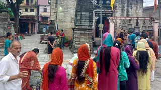 बागेश्वर के बागनाथ मंदिर में शिव भक्ति की उमड़ी भीड़। जागरण
