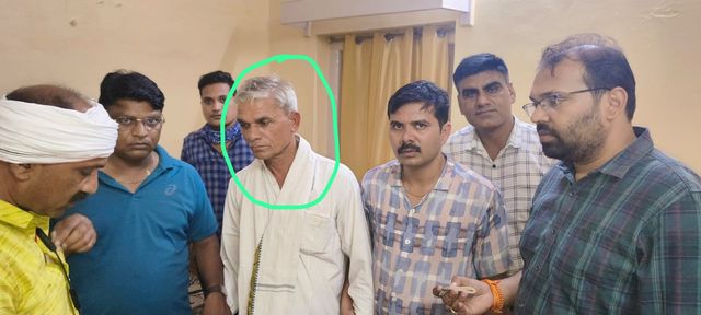 MP Lokayukta Action: राजगढ़ में रिश्वत का 'फिल्मी' खेल, खातों से होल्ड हटाने के मांगे 12,600 रुपये, फिर ऐसे बिछा लोकायुक्त का जाल