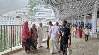माता वैष्णो देवी यात्रा तीसरे दिन भी बेरोकटोक जारी।