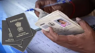 दिल्ली सरकार ने नियमों के उल्लंघन और अपात्रता के कारण 1.79 लाख से अधिक राशन कार्ड रद कर दिए।