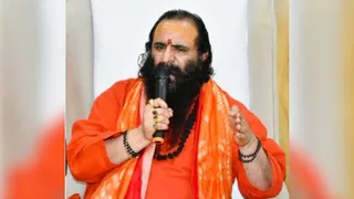 अखिल भारतीय अखाड़ा परिषद(निरंजनी गुट) के अध्यक्ष श्रीमहंत डा. रविंद्र पुरी ने सोमवार को हरिद्वार में पत्रकार वार्ता की : जागरण