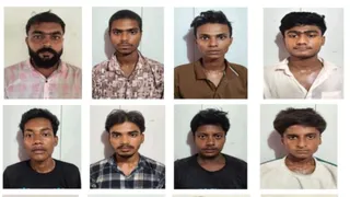 पुलिस गिरफ्त में आरोपित। फोटो- जागरण