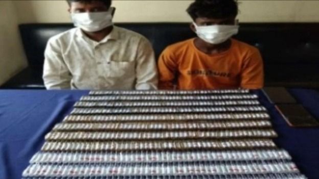 नेपाल सीमा पर नशीली दवाओं के साथ 3 तस्कर गिरफ्तार, यूपी नंबर बाइक से ला रहे थे इंजेक्शन
