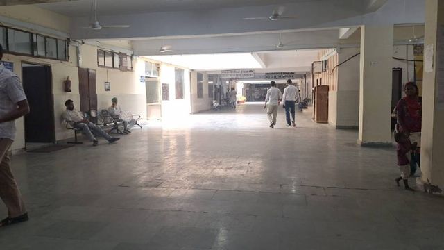 मुक्तसर डीसी दफ्तर में पांचवें दिन भी हड़ताल जारी, काम ठप होने से जनता परेशान

