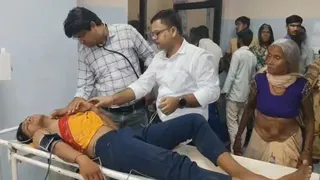 तलवारबाजी में चार लोग घायल