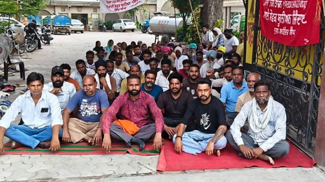 तरनतारन में सफाई कर्मियों की हड़ताल का 20वां दिन, नियमितीकरण की मांग पर अड़े कर्मचारी