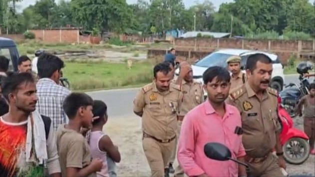 इकौना में गल्ला व्यापारी के दुकान से दिनदहाड़े डेढ़ लाख की चोरी, पुलिस जांच में जुटी