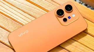 Vivo का 7,200 mAh बैटरी वाला नया 5G फोन लॉन्च, 50MP ट्रिपल कैमरा और स्नैपड्रैगन प्रोसेसर
