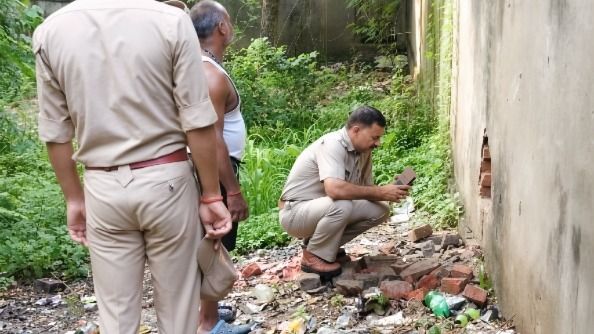 अमेठी में पुलिस बूथ के पास किराना दुकान में सेंधमारी, लाखों की चोरी से सुरक्षा पर सवाल