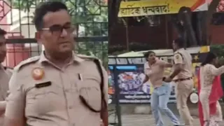 संदीप लांबा का जंतर-मंतर पर विरोध प्रदर्शन के दौरान एक महिला को थप्पड़ मारते हुए वीडियो वायरल हुआ था। वीडियो ग्रैब