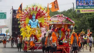 कांवड़ यात्रा में डीजे की ऊंचाई तय की गई। फोटो: आर्काइव