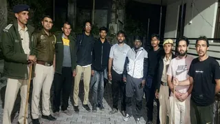 मणिमहेश यात्रा मार्ग से सुरक्षित निकाले गए हैदराबाद के श्रद्धालु। जागरण
