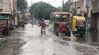मेरठ में बरसात के कारण हुआ जलभराव। जागरण