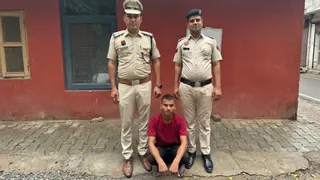 पुलिस की गिरफ्त में आरोपित।