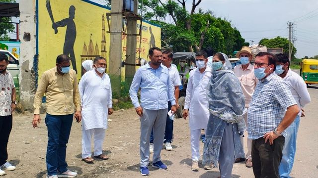 बहादुरगढ़ डंपिंग स्टेशन पर कूड़े के ढेर देख भड़कीं चेयरपर्सन सरोज राठी, अफसरों और ठेकेदार को लगाई फटकार

