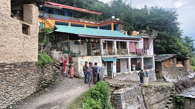 चंबा हादसा: 'नाश्ता तैयार रखना 8 बजे तक...', पत्नी से कही यह बात बन गई आखिरी; पिता-बेटे समेत एक साथ उठेंगी 5 अर्थियां
