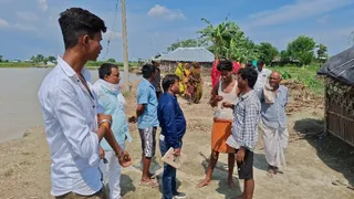 कोसी से पीड़ित ग्रामीण। फोटो जागरण