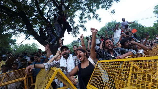 संपादकीय: अराजकता का बचाव
