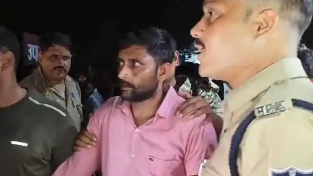 जेल से रिहा होते ही दबोचा गया 7 साल से फरार लुटेरा, महोबा उप कारागार के बाहर से मप्र पुलिस ले गई साथ
