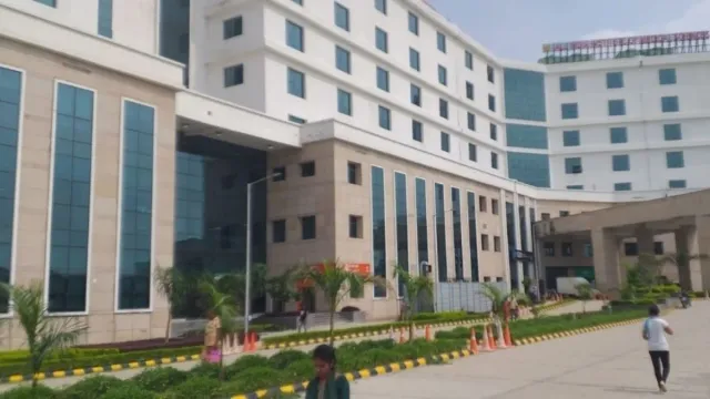 रायबरेली एम्स के डॉक्टरों का कमाल, महिला के पेट से निकाला 7.5 किलोग्राम का भारी-भरकम ट्यूमर
