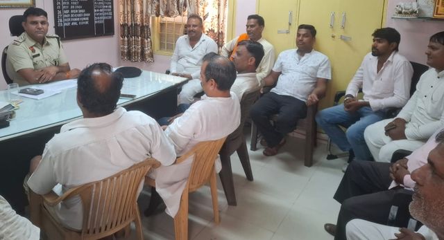 कांवड़ यात्रा में ओवरसाइज कांवड़ और अश्लील गीतों पर प्रतिबंध, थाना प्रभारी ने दिए दिशा-निर्देश