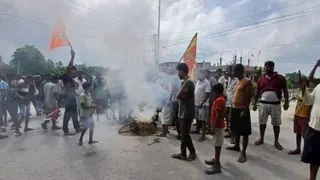 विरोध करता हिंदू समुदाय। फोटो जागरण