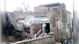 कैला देवी क्षेत्र के चंदनकटी मौजा में बारिश के दौरान क्षतिग्रस्त मकान सौ. सूचना विभाग
