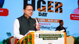 विश्व बाघ दिवस पर ''एकल उपयोग प्लास्टिक प्रतिबंध के प्रभावी क्रियान्वयन एवं प्रवर्तन'' विषय पर आयोजित राज्य स्तरीय परामर्श कार्यशाला को संबोधित करते मुख्यमंत्री पुष्कर सिंह धामी।