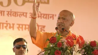 वाराणसी में गुरु पूर्णिमा पर मुख्यमंत्री योगी आदित्यनाथ