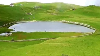 चमोली जिले में स्थित आली-वेदनी बुग्याल। साभार: वन विभाग