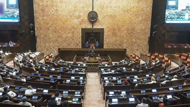 मानसून सत्र का पहला हफ्ता धुला, अब जरूरी विधेयकों को पास कराने की तैयारी में जुटी सरकार
