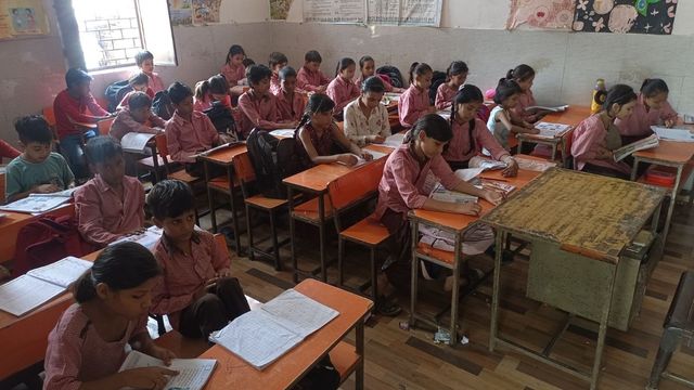 गाजियाबाद के सरकारी स्कूलों में शिक्षकों की भारी कमी, एकल शिक्षक के भरोसे 21 विद्यालय