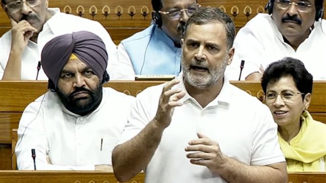 'गृहमंत्री को हटाएं, SC की निगरानी में हो जांच', अमित शाह पर राहुल गांधी की टिप्पणी के बाद क्या हुआ? इनसाइड स्टोरी