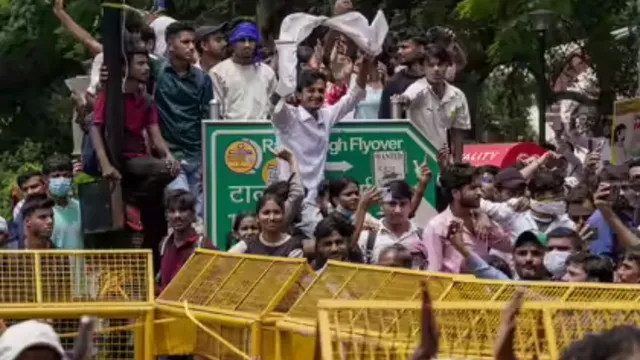 विचार: अभद्रता के महिमामंडन की कोशिश