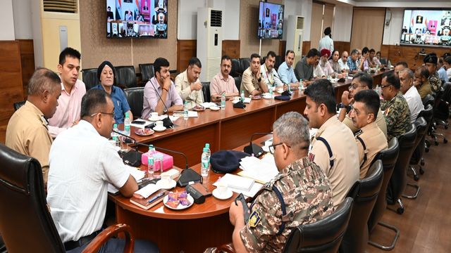 Jammu: स्वतंत्रता दिवस समारोह की तैयारियां तेज, सुरक्षा को लेकर बनी रणनीति, जनता की सुविधाओं का ख्याल रखने पर जोर
