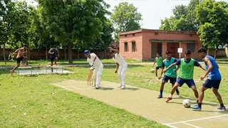 प्रतीकात्मक प्रस्तुतीकरण के लिए तस्वीर को एआई टूल की मदद से बनाया गया है।