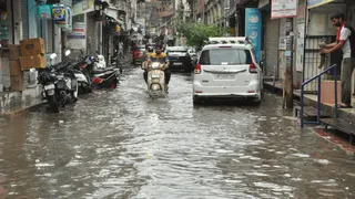 नई बस्ती में वर्षा के बाद हो रहा जलभराव। जागरण आर्काइव